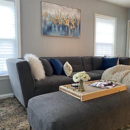 Cozy, Upstairs Apartment Pets Welcome With Fee Family Friendly Close To Everything Cleveland Exterior foto