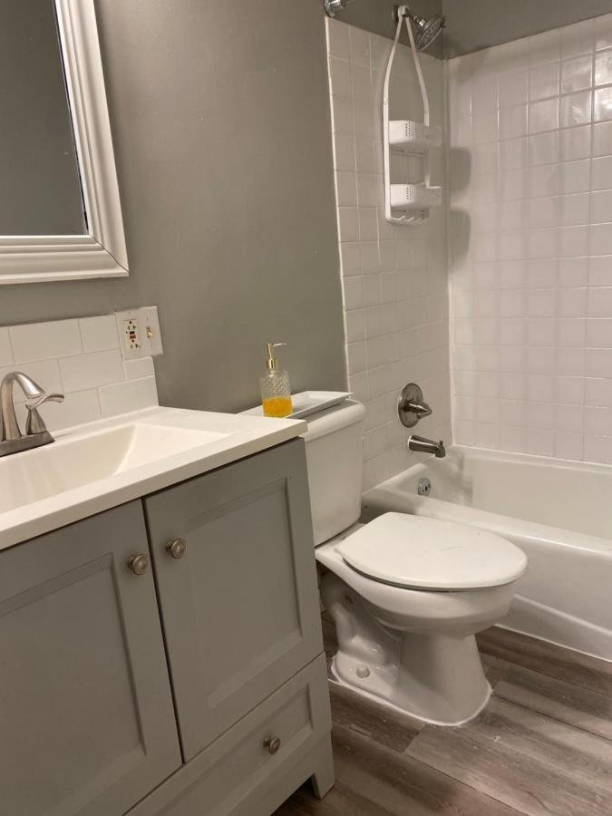 Cozy, Upstairs Apartment Pets Welcome With Fee Family Friendly Close To Everything Cleveland Exterior foto