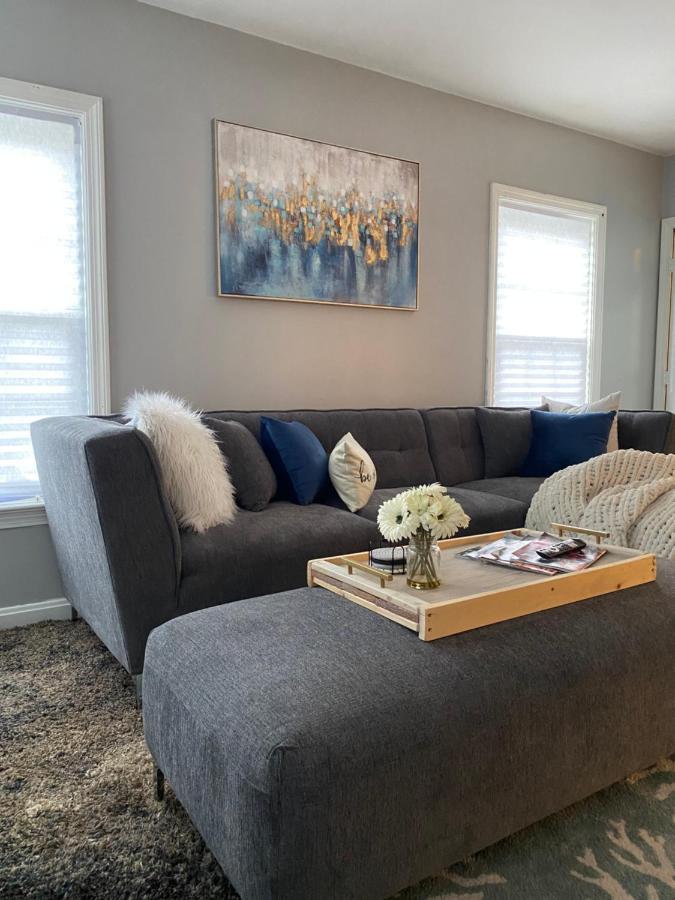Cozy, Upstairs Apartment Pets Welcome With Fee Family Friendly Close To Everything Cleveland Exterior foto